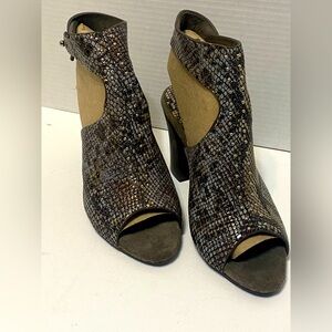 Calleen Cordero‎ Pia Snake Print & Nickel Stud Leather Heel Woman's Size 8**NWOT